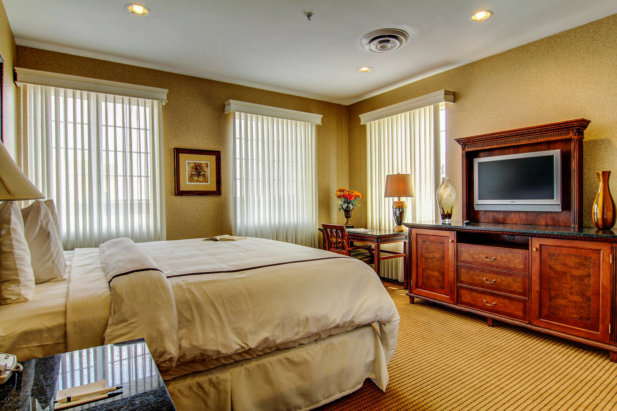 The Hotel 4*