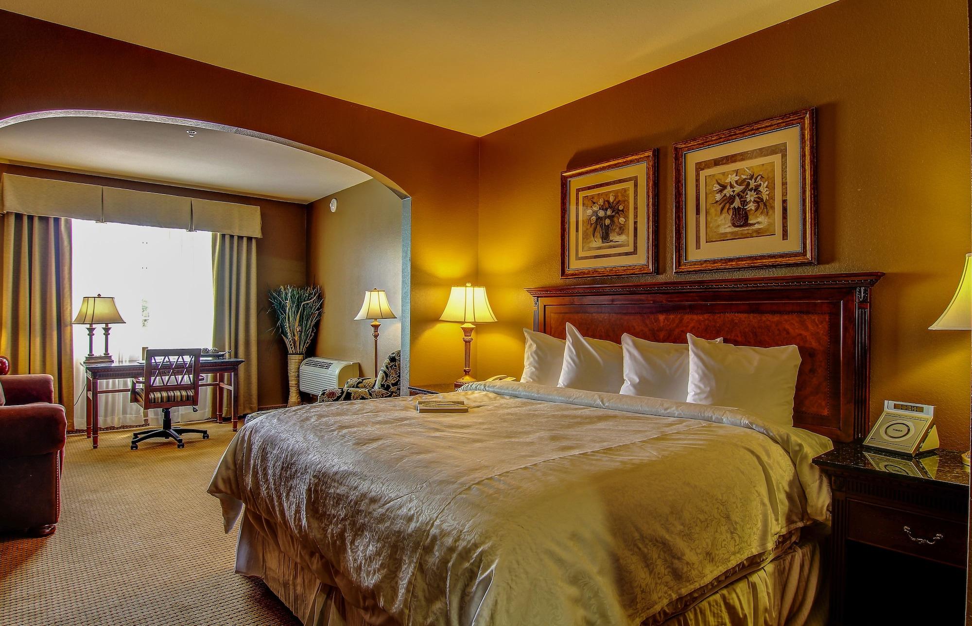 Hotel The 4*